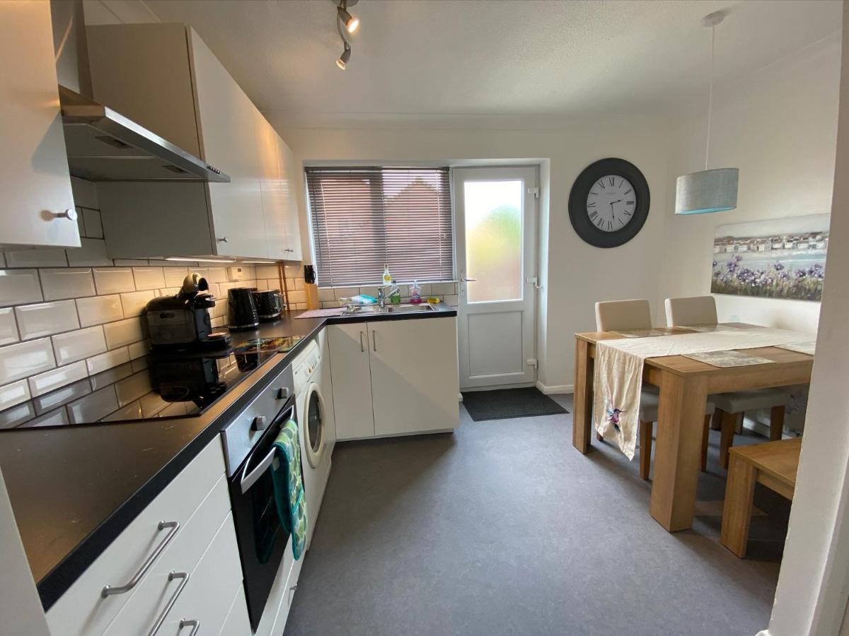 2 Bedroom Private House Near Bedford Town And Train Station Exterior photo